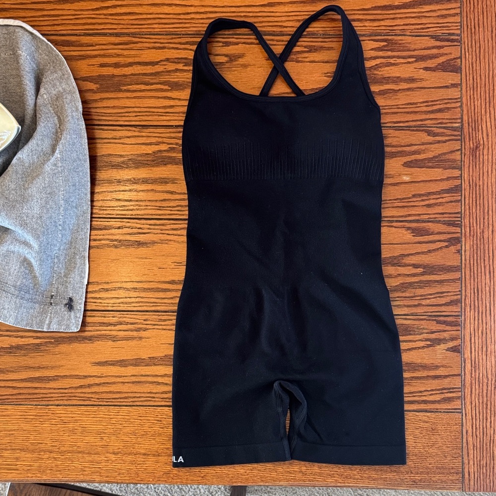 Seamless Black Shaping Bodysuit with Cross-Back Straps